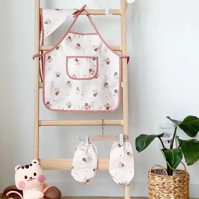 Simpatico cartone animato per  - Baby Food Apron recensione e prezzo